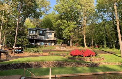 Bracey House | Dragonfly Retreat: Breathtaking Views & Endless Lake Fun