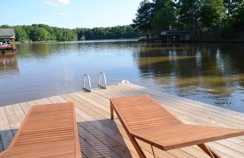Bracey House | Dragonfly Retreat: Breathtaking Views & Endless Lake Fun