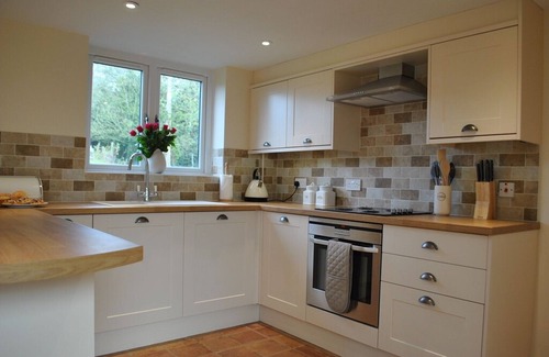 Horncastle Cottage | Stunning Ocean Views with Hot Tub and Family-Friendly Comfort