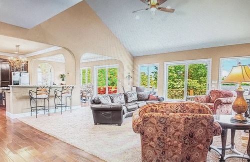 Osage Beach House | Unforgettable Views at Porta Cima: Pool & Spa Retreat