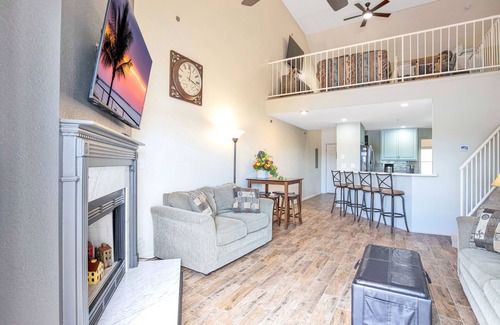 Kaiser Condo | Unforgettable Balcony Views & Gated Pool Oasis