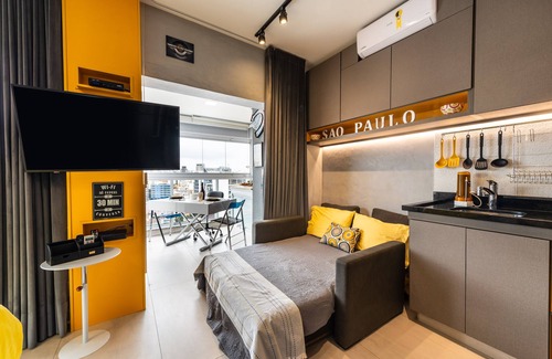 Pinheiros Apartment | Scenic Top Floor Apartment with Pool & Spa in Pinheiros