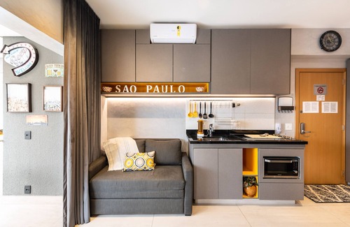 Pinheiros Apartment | Scenic Top Floor Apartment with Pool & Spa in Pinheiros