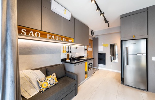 Pinheiros Apartment | Scenic Top Floor Apartment with Pool & Spa in Pinheiros
