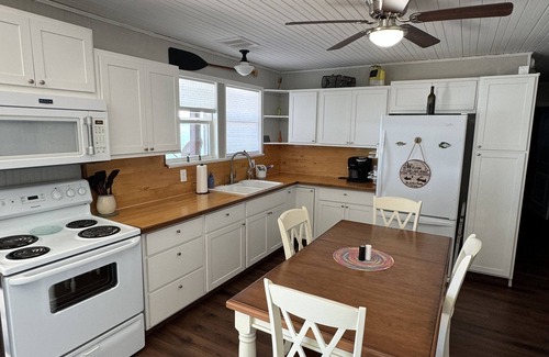 Graham Cabin | Scenic Getaway with New Dock in a Serene Cove