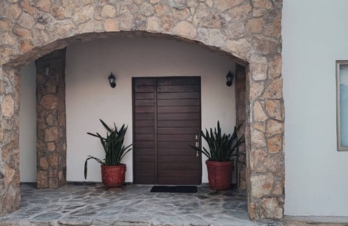 El Sargento Villa | Stunning Views in a Pet-Friendly Oasis for Families