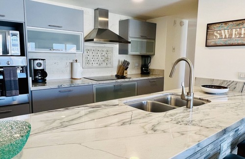 Pedregal Condo | Stunning Ocean View Hotel with Amazing Renovated Spaces