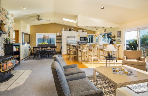 Camano Island House | Breathtaking Views & Family-Friendly Amenities Await You