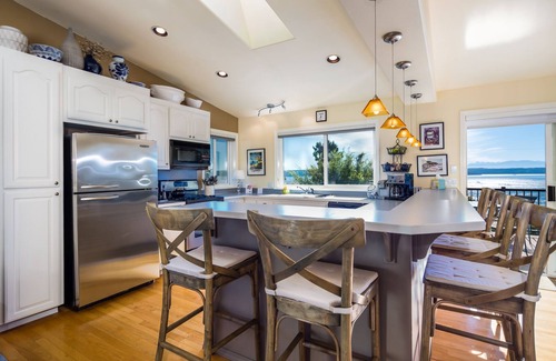 Camano Island House | Breathtaking Views & Family-Friendly Amenities Await You
