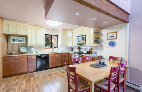 Idlewild Estates House | Secluded Home 10 Mins to Ouray with Spectacular Views