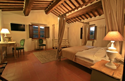 Radicondoli Villa | Inviting Villa in Tuscany for 25 Guests with Private Pool