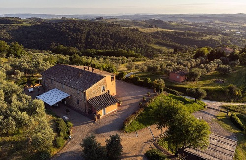 Montelupo Fiorentino Villa | Idyllic Villa with Pools and Jacuzzi Near Florence