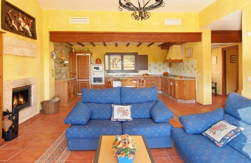 Alcaucin Villa | Idyllic Villa with Pool, Sauna, and Ocean Views - 10/10 Rated