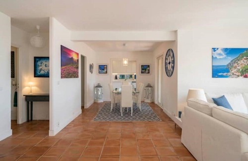 Vallauris Villa | Stunning Villa with Oceanfront Views in Cannes Californie