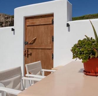 Megalochori Villa | Unforgettable Vineyard View Villa with Jacuzzi & Top Ratings