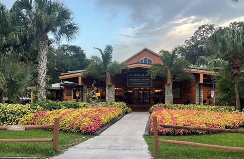 River Ranch RV Rental | Riveting Waterfront Experience at River Ranch RV Resort