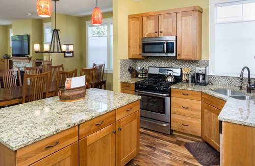 River West House | Inviting West Side 2 King Suites with Hot Tub & Ideal Location