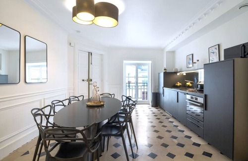8th Arrondissement Apartment | Inviting Apartment Near Galleries Lafayette & Madeleine