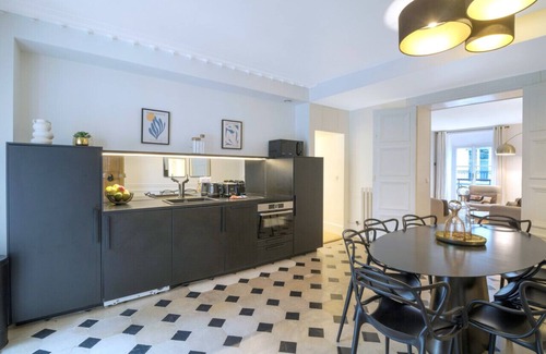 8th Arrondissement Apartment | Inviting Apartment Near Galleries Lafayette & Madeleine
