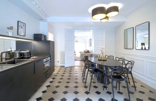 8th Arrondissement Apartment | Inviting Apartment Near Galleries Lafayette & Madeleine