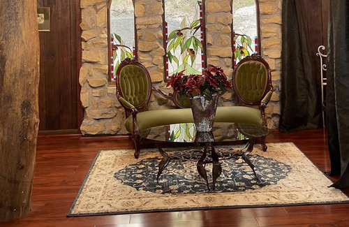 Kurrajong Hills Apartment | Amazingly huge Artisan house/studio on 10 acres in Kurrajong Hills. Pet friendly