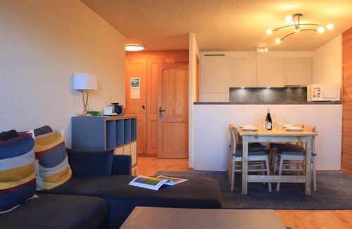 Villars-sur-Ollon Apartment | Lake View Retreat: Ambassadeur 15 with Spa & Breakfast