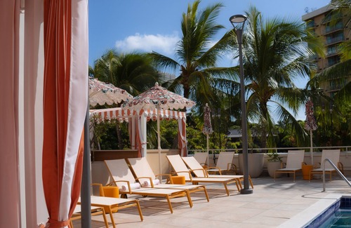 Waikiki Hotel | Discover Romer Waikiki at the Ambassador: Family-Friendly Stay