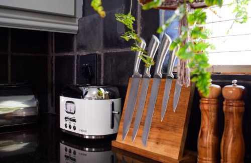 Dullstroom Apartment | Family-Friendly Ambassador Lodge with Kitchen Amenities