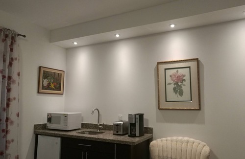 Stratford Bed & Breakfast | Discover Ambassador's Inn Next Door: Eco-Friendly Retreat
