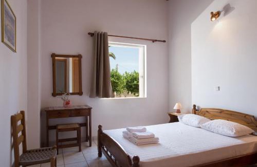Xifias Apartment | Pet-Friendly Ambelakia Studios: Family Retreat with Great Reviews