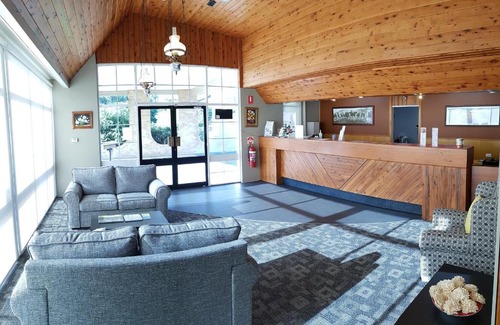 Coonabarabran Hotel | Cozy Amber Court Motor Inn with Pool and Family-Friendly Fun