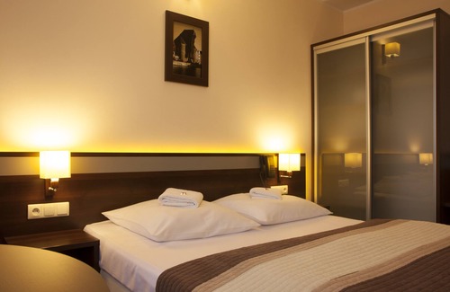 Emaus Hotel | Amber Hotel: Guest Rated 8.8 with Pool and Spa Amenities