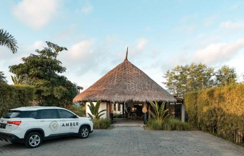 Selong Belanak Resort | Relax at Amber Lombok Beach Resort with Oceanfront Views