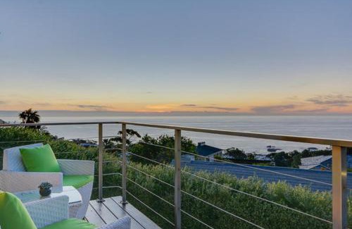 Camps Bay Villa | Amber Place: Oceanfront Retreat with Spa & Pool Amenities