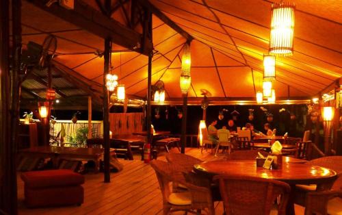 Ko Chang Resort | Relaxing Amber Sands Beach Resort with Oceanfront Amenities