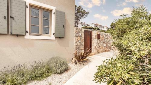 Cove Murtar Villa | Amber St. Martin: Guest Rated 9.8 with Inviting Pool