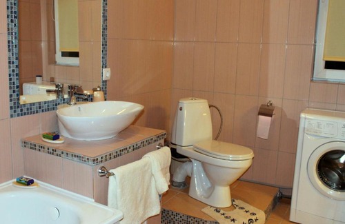 Svetlogorsk Apartment | Discover Amber Star: Budget-Friendly Comfort Awaits