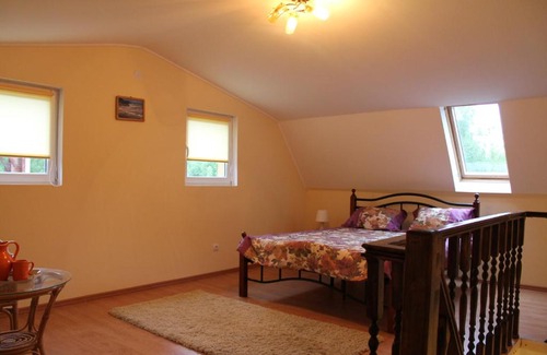 Svetlogorsk Apartment | Discover Amber Star: Budget-Friendly Comfort Awaits