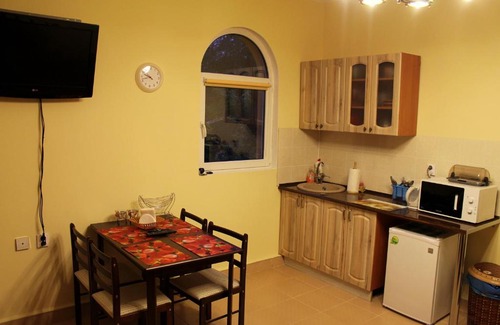 Svetlogorsk Apartment | Discover Amber Star: Budget-Friendly Comfort Awaits