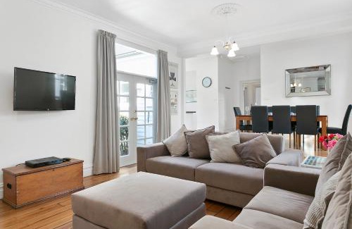 Hobart Central Business District House | Amberley: 4-Star Haven with Breakfast & Family-Friendly Vibes