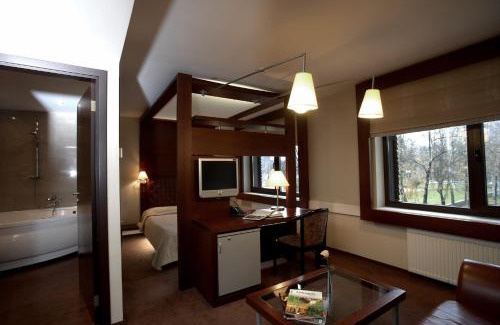 Klaipeda Hotel | Discover Amberton Hotel Klaipeda: A 4-Star Retreat