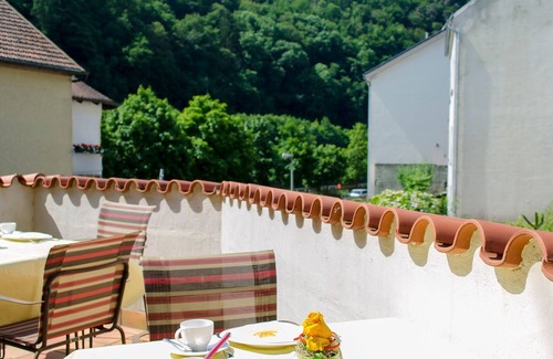 Mettlach Bed & Breakfast | Cozy Ambiente Doppelzimmer at Hotel Haus Schons Awaits You
