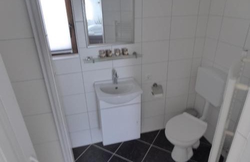 Treffen Apartment | Pet-Friendly Ambiente Ferienapartments Julienhöhe Awaits You