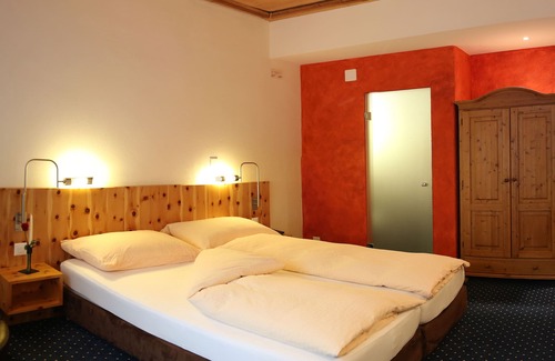 Old Town Hotel | Guest Rated 9.2: Ambiente Hotel Freieck Awaits You