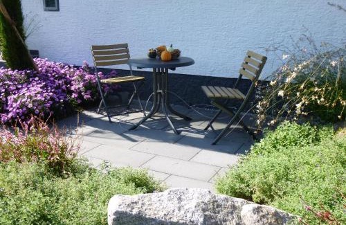 Binsenschlauch Apartment | Tranquil Ambiente in Karlsruhe City with Spa & Hot Tub