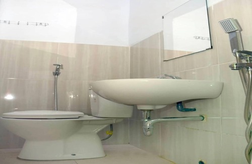 Ambon House | Budget-Friendly Ambon Residence Syariah with Breakfast & Child Care