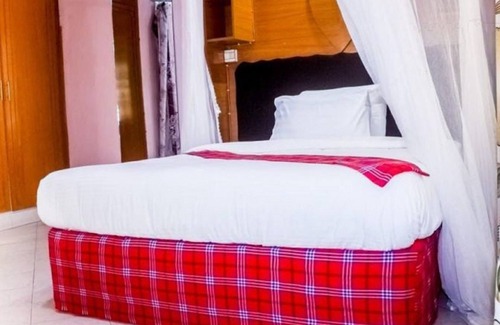 Kimana Hotel | Amboseli Getaway Hotel: Family-Friendly Escape & Dining