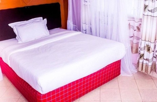Kimana Hotel | Amboseli Getaway Hotel: Family-Friendly Escape & Dining