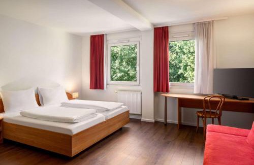 Sattledt Hotel | Family-Friendly Amedia Express Sattledt with Pet Amenities