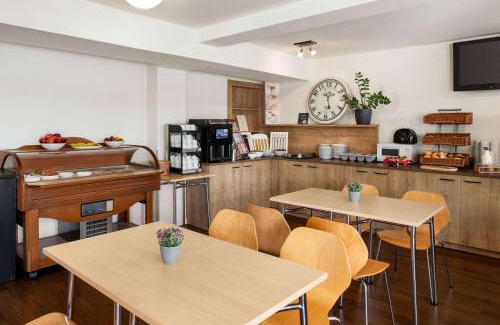 Sattledt Hotel | Family-Friendly Amedia Express Sattledt with Pet Amenities